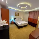 عباس العقاد
